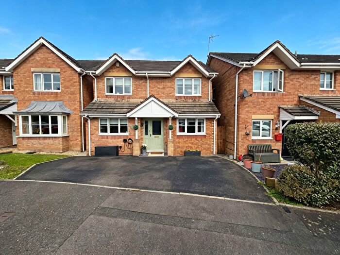 4 Bedroom Detached House For Sale In Llys Pentre, Broadlands, CF31