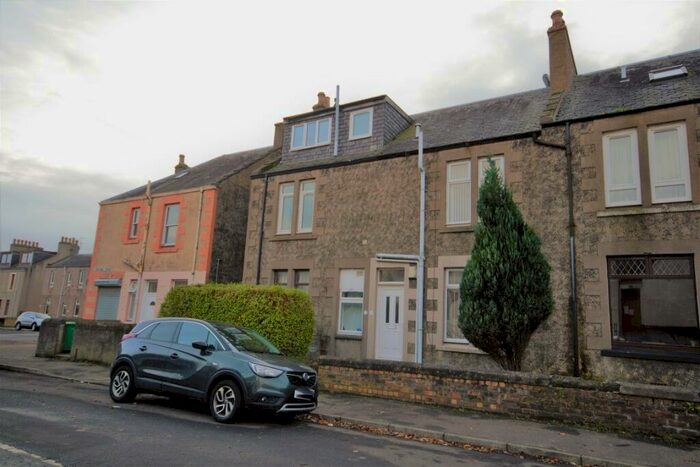 3 Bedroom Flat To Rent In Erskine Street, Buckhaven, KY8