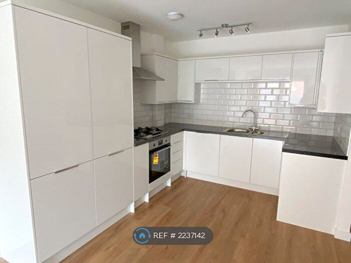 2 Bedroom Flat To Rent In Bourchier House, Croydon, CR0