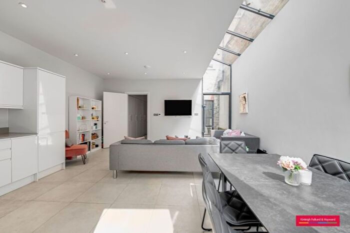 2 Bedroom Flat To Rent In Beltran Road, London, SW6