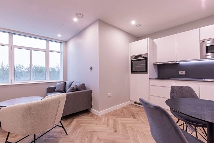 1 Bedroom Flat To Rent In Clapham Common North Side, London, SW4