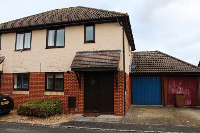 2 Bedroom Semi-Detached House To Rent In Bedroom House With Garage, OX11