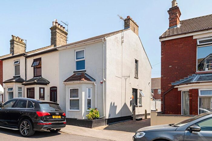3 Bedroom End Of Terrace House For Sale In Queens Road, Lowestoft, NR32