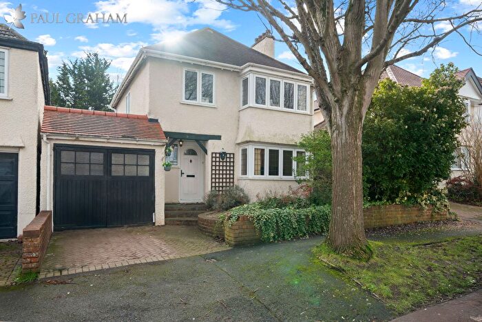 3 Bedroom Detached House For Sale In Cosdach Avenue, South Wallington, SM6