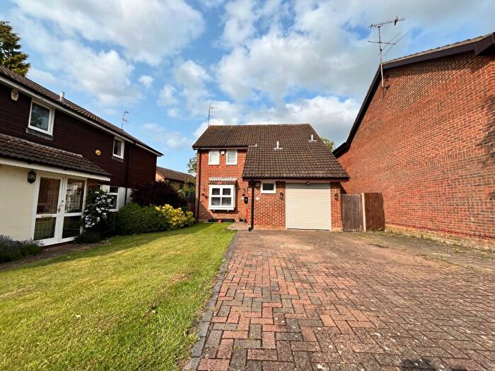 4 Bedroom Detached House To Rent In Evergreen Way, Luton, Bedfordshire, LU3