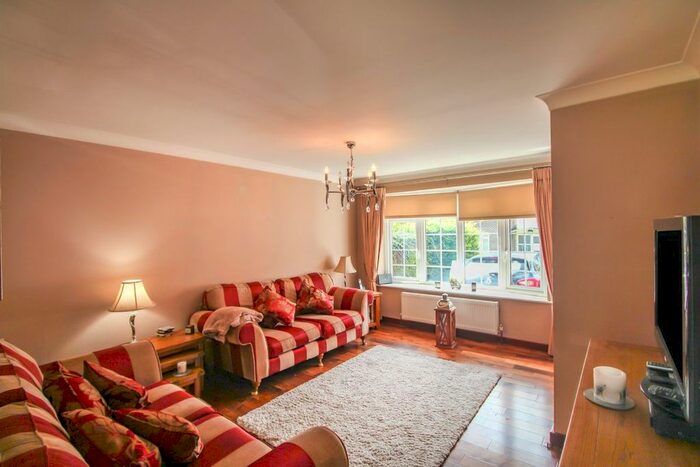 3 Bedroom Terraced House To Rent In Endersby Road, Arkley, Barnet, EN5