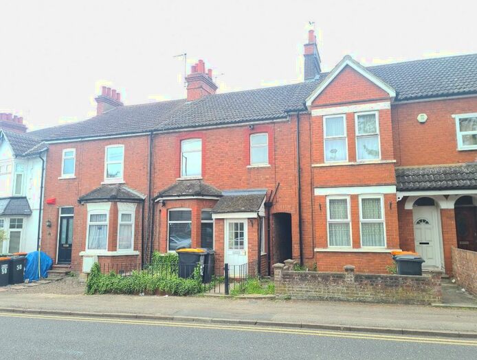 3 Bedroom Terraced House To Rent In Chiltern Road, Dunstable, Bedfordshire, LU6
