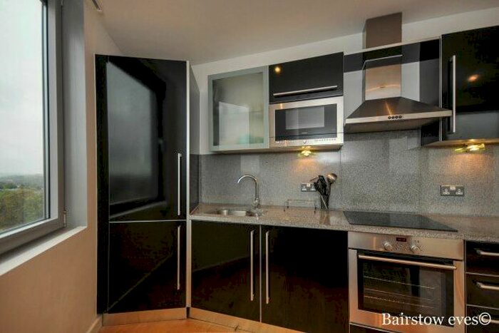 1 Bedroom Flat To Rent In Altyre Road, Croydon, CR0