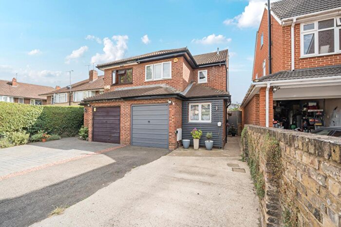 3 Bedroom Terraced House For Sale In Slough, Berkshire, SL1