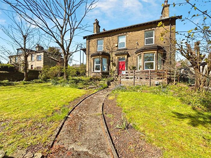 6 Bedroom Detached House For Sale In Halifax Road, Bradford, BD6
