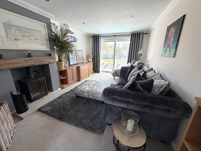 4 Bedroom Detached House For Sale In East Drove, BH19 - Photo 11