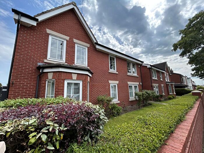 3 Bedroom Penthouse For Sale In Regal Court, Liverpool Road, Southport, PR8