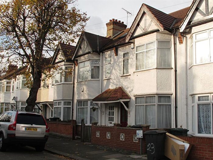 4 Bedroom Maisonette To Rent In Babington Road, London, NW4