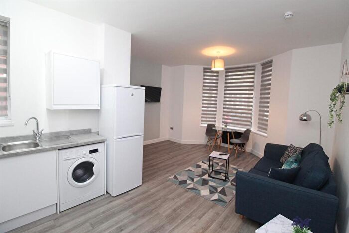 1 Bedroom Flat To Rent In Princes Street, Penylan, Cardiff, CF24