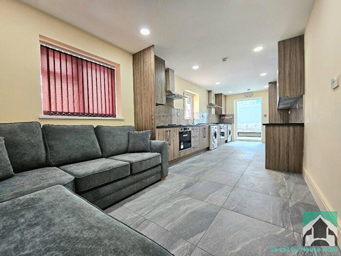 6 Bedroom Terraced House To Rent In Dawlish Road, Birmingham, B29