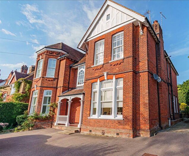2 Bedroom Flat For Sale In Boyne Park, Tunbridge Wells, Kent, TN4
