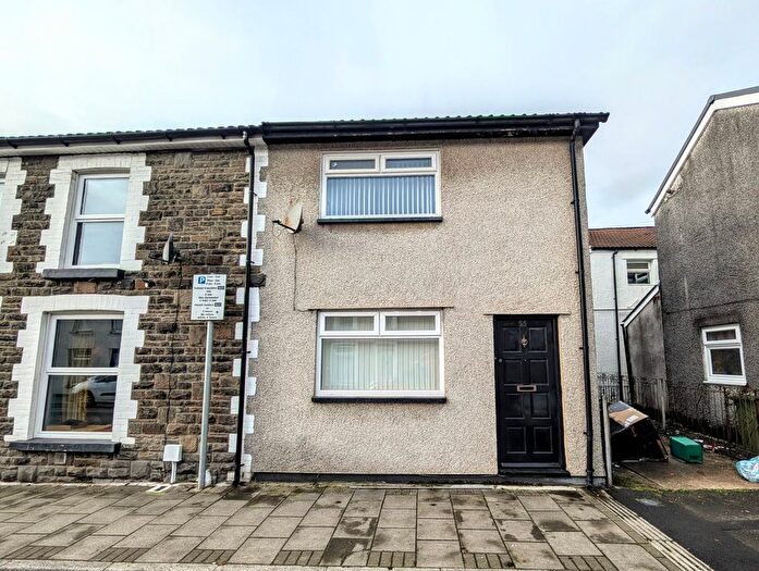 2 Bedroom End Of Terrace House To Rent In East Street, Pontypridd, CF37