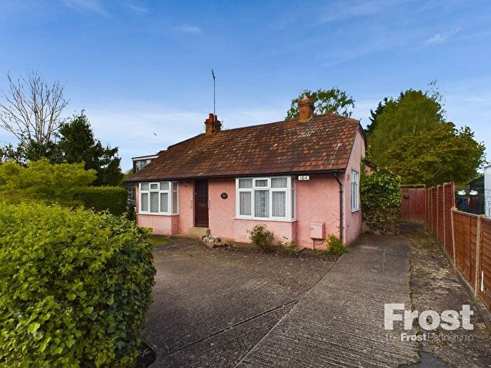 3 Bedroom Bungalow For Sale In Coppermill Road, Wraysbury, Berkshire, TW19