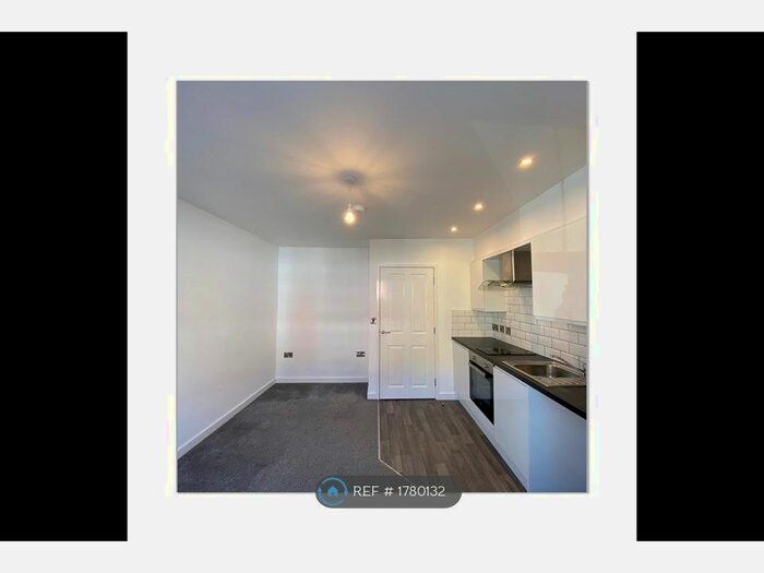 2 Bedroom Flat To Rent In Victoria Terrace, Stafford, ST16