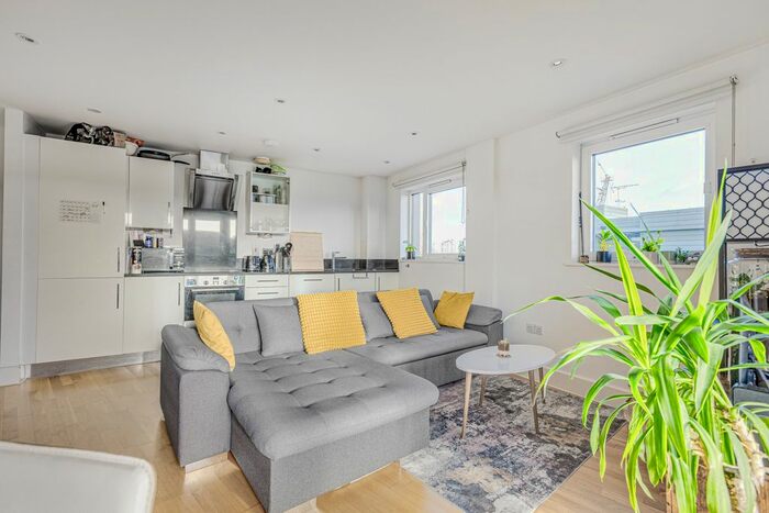 1 Bedroom Flat To Rent In Dragmore Street, Thornton, SW4