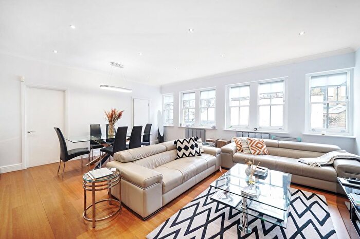 3 Bedroom Flat To Rent In Paddington Street, Marylebone, London, W1U