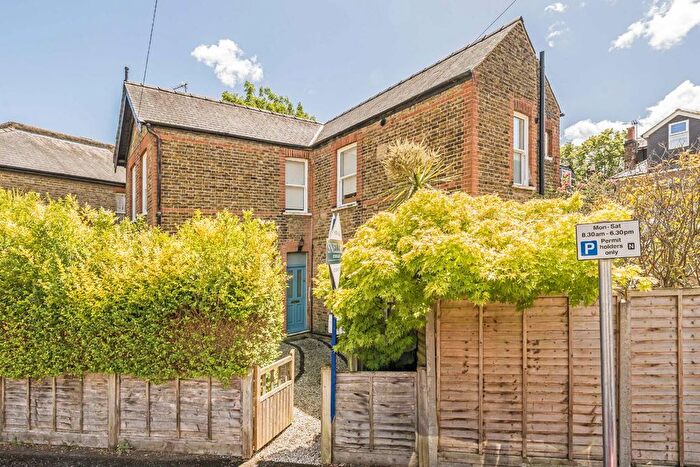 1 Bedroom Flat For Sale In Rowlls Road, Kingston Upon Thames, KT1