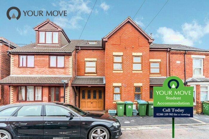 3 Bedroom Terraced House To Rent In Castle Street, Southampton, Hampshire, SO14