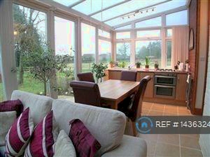 2 Bedroom Semi-Detached House To Rent In Brantingham Road, Elloughton, HU15