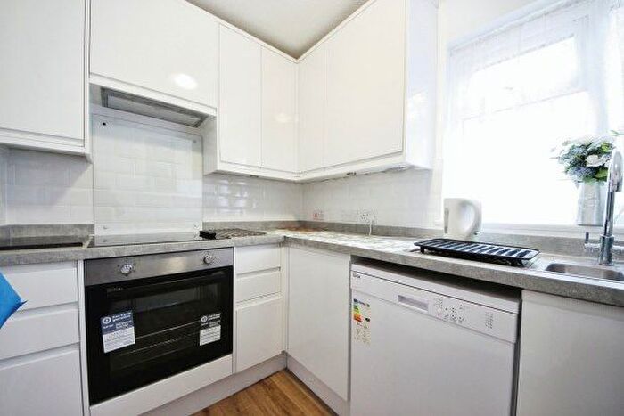 3 Bedroom Property To Rent In Haygreen Close, Kingston Upon Thames, KT2