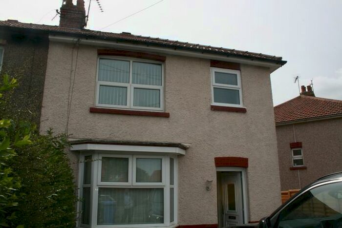 3 Bedroom Semi-Detached House To Rent In Sewerby Road, Bridlington, YO16