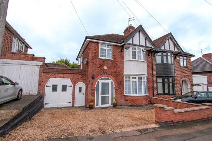 3 Bedroom Semi-Detached House For Sale In Peters Drive, Humberstone, LE5