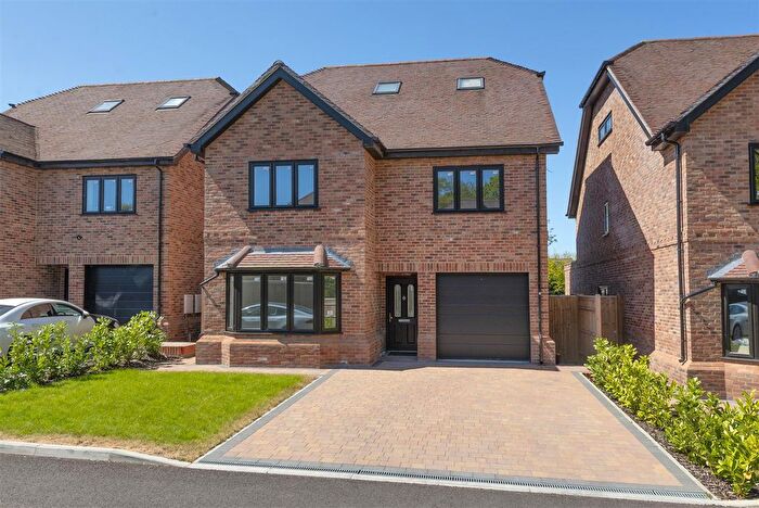 5 Bedroom Detached House For Sale In Viking Way, West Kingsdown, Sevenoaks, TN15