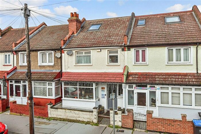4 Bedroom Terraced House For Sale In Penshurst Road, Thornton Heath, Surrey, CR7