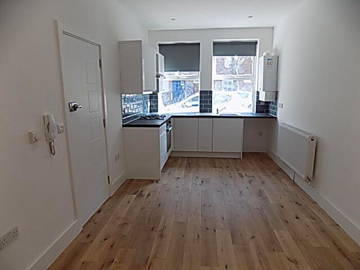 2 Bedroom Flat To Rent In Bavaria Road - Flat A, London, N19