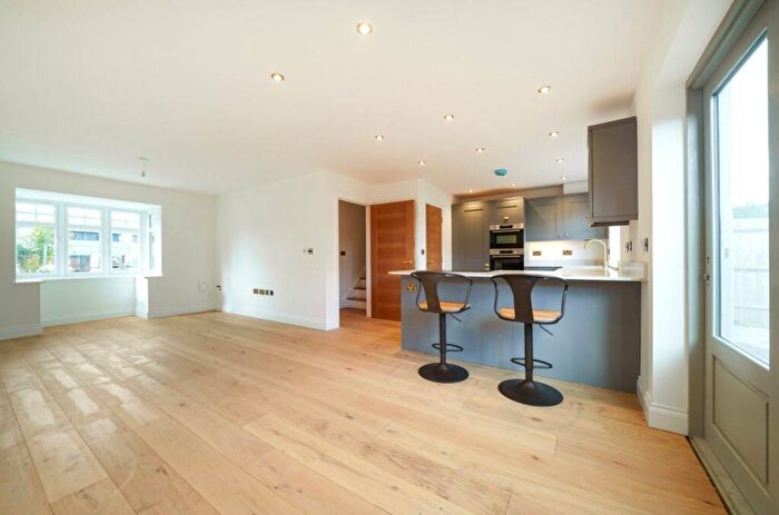 4 Bedroom Detached House For Sale In Cherry Gardens, Farnham, Surrey, GU9