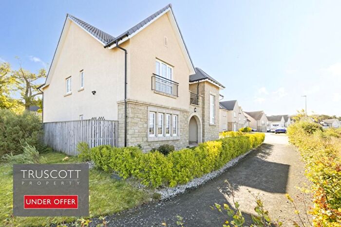 6 Bedroom Detached House For Sale In Whinstone Place, Ratho, Newbridge, EH28