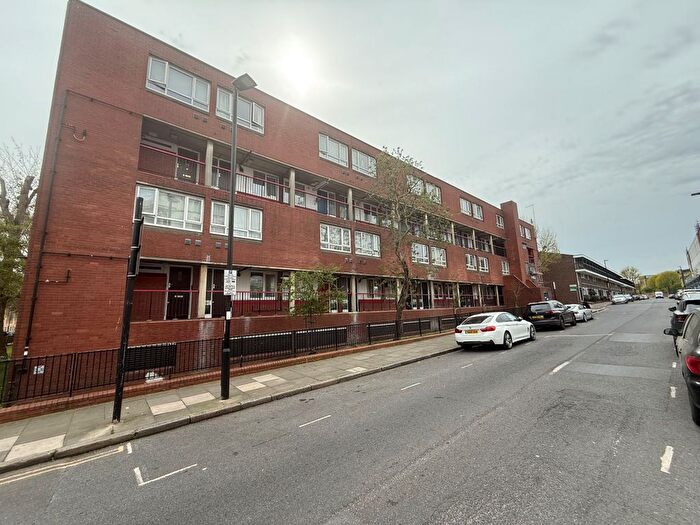 2 Bedroom Maisonette For Sale In Sutterton Street, London, N7