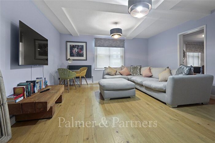 1 Bedroom Maisonette To Rent In Lexden Road, Colchester, Essex, CO3