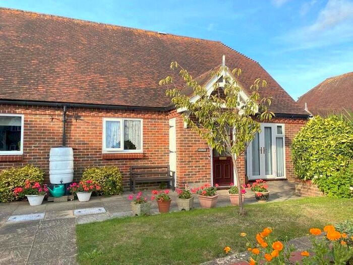 2 Bedroom Bungalow To Rent In Arundel Road, Angmering, West Sussex, BN16