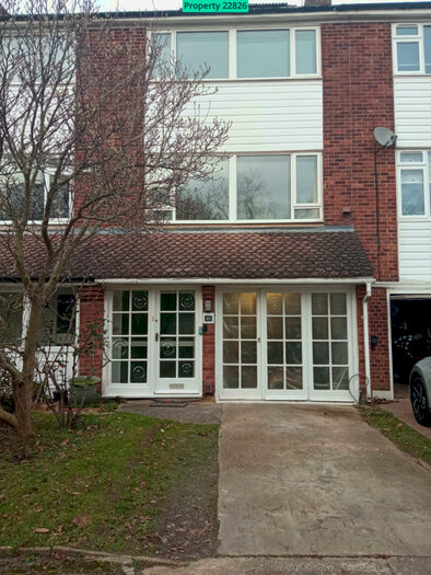 4 Bedroom Town House To Rent In Copthorne Gardens, Hornchurch, RM11