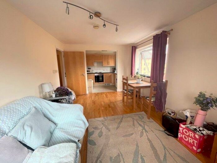 1 Bedroom Flat To Rent In St. Peters Street, Maidstone, ME16