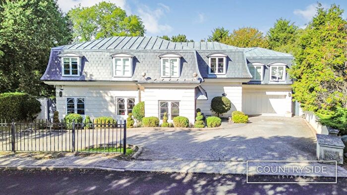 5 Bedroom Detached House For Sale In Vicarage Hill, Benfleet, SS7