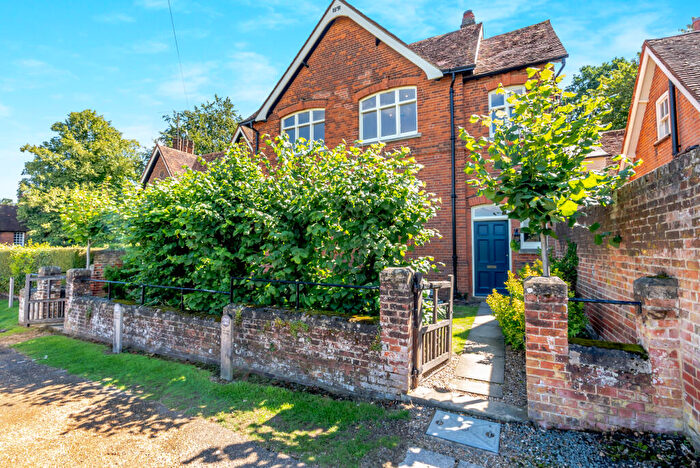 2 Bedroom Flat To Rent In Hatfield Park, Great North Road, Hatfield, AL9