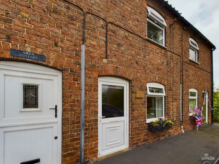 1 Bedroom Terraced House For Sale In Post Office Lane, Scunthorpe, DN15