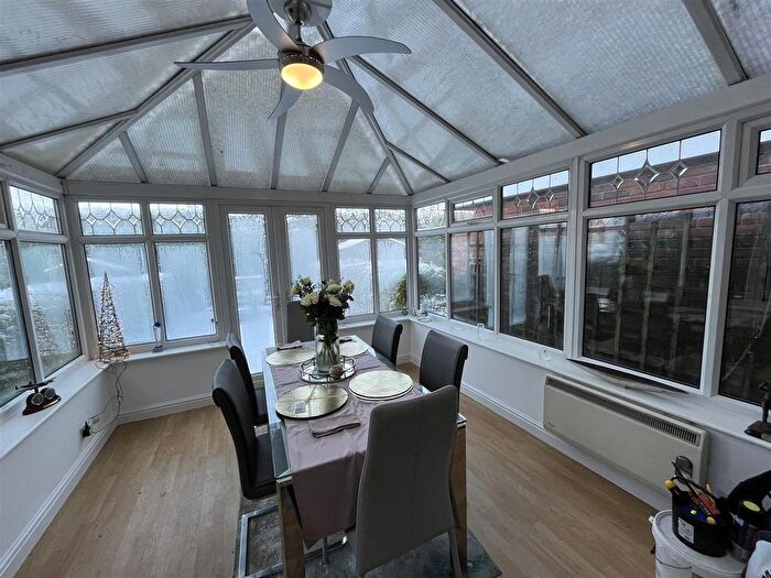 4 Bedroom Town House To Rent In Waterford Place, Heald Green, Cheadle, SK8