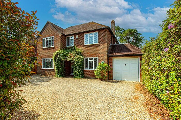 5 Bedroom Detached House For Sale In Beech Ride, Fleet, GU52