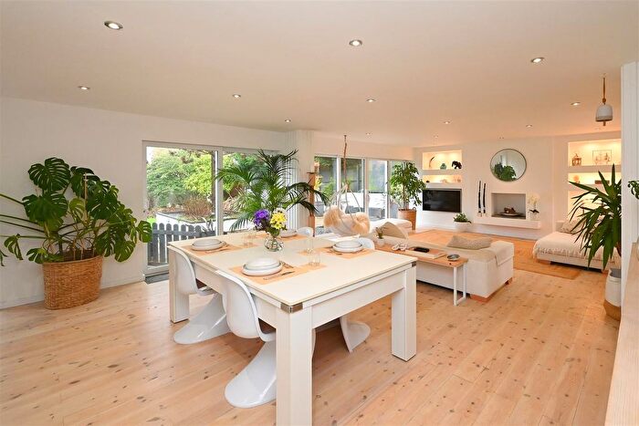 4 Bedroom End Terrace House For Sale In Leigham Drive, Harborne, Birmingham, B17