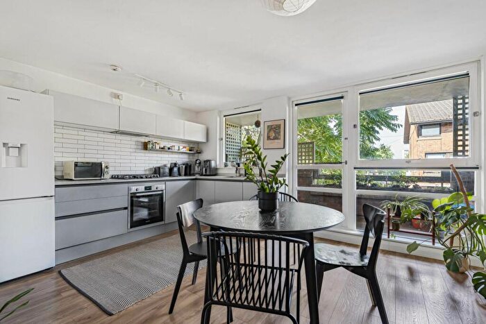 1 Bedroom Flat To Rent In Don Phelan Close, London, SE5