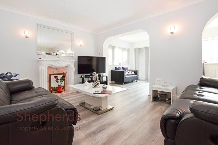 3 Bedroom End Of Terrace House For Sale In Claremont, Cheshunt, Waltham Cross, EN7