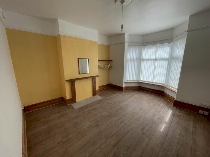 3 Bedroom Terraced House To Rent In Idsworth Road, Sheffield, S5
